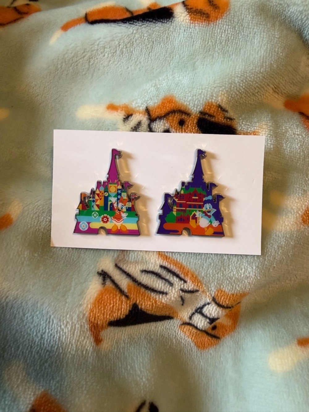 2026 Tokyo Disney Attractions Castle Mystery Pins Daisy & Donald Duck Set